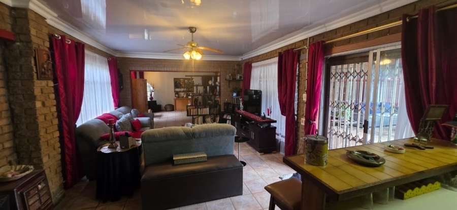 3 Bedroom Property for Sale in Flimieda North West